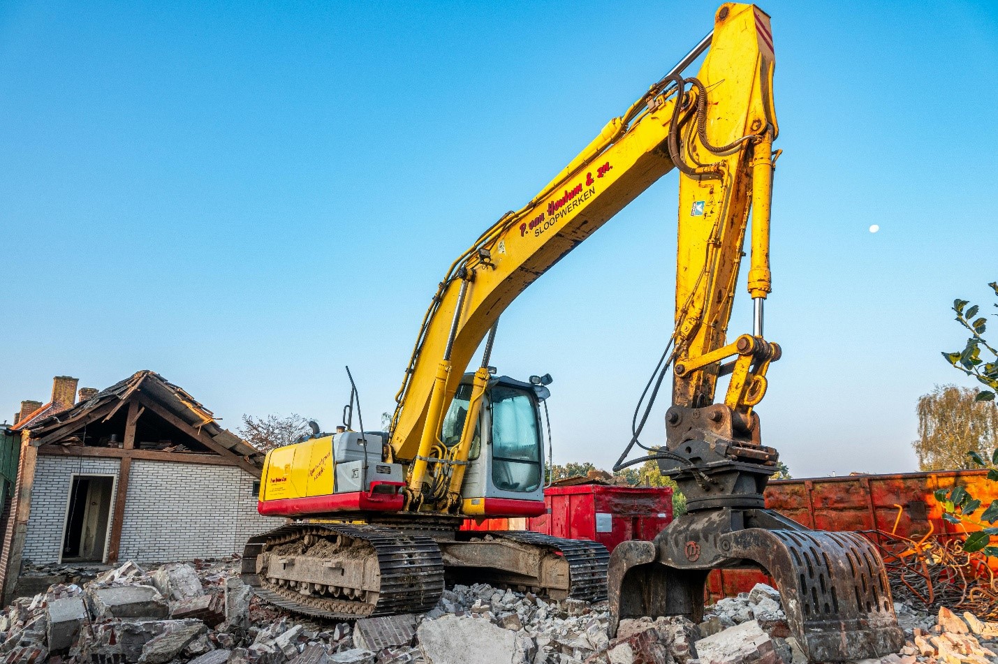 Demolition Debris: Smart Ways to Reuse and Recycle Building Materials